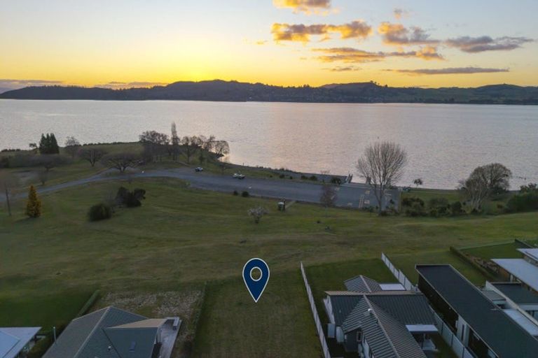 Photo of property in 30 Kuiwai Drive, Rainbow Point, Taupo, 3330