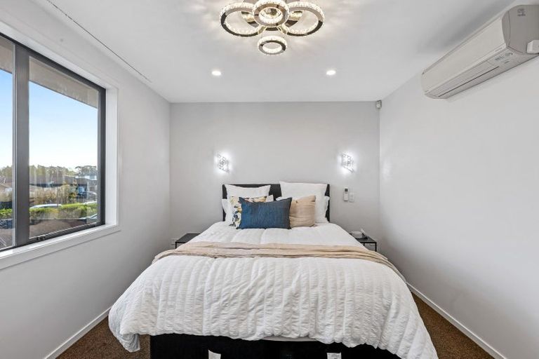 Photo of property in 14 Sir Lincoln Drive, Kumeu, 0810
