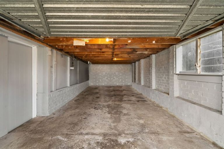 Photo of property in 44 Kohekohe Street, New Lynn, Auckland, 0600