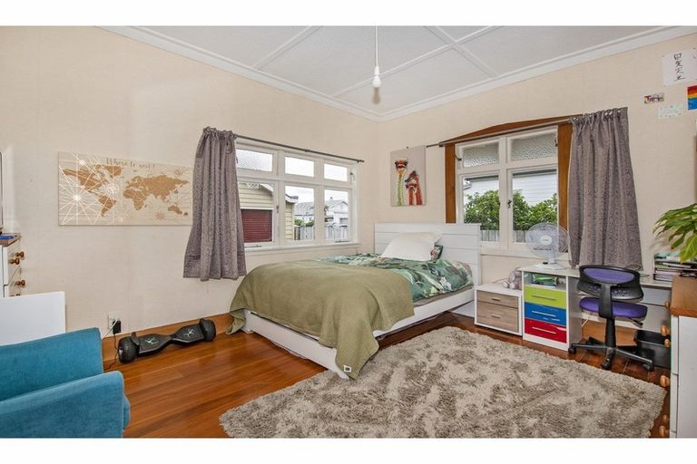 Photo of property in 8 Shortland Street, Regent, Whangarei, 0112
