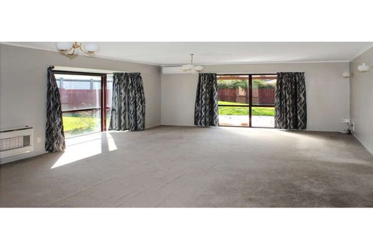 Photo of property in 37 Peppertree Glade, Kelvin Grove, Palmerston North, 4414