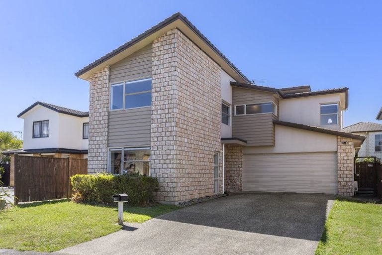 Photo of property in 26 Heidi Crescent, Flat Bush, Auckland, 2016