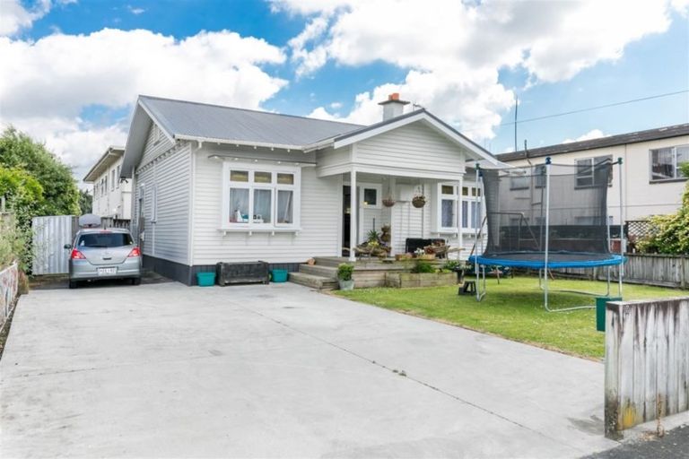 Photo of property in 9 Coates Street, Hamilton East, Hamilton, 3216