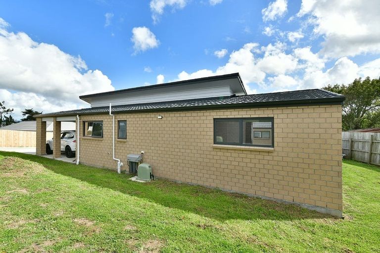 Photo of property in 16 Taupata Lane, Helensville, 0800
