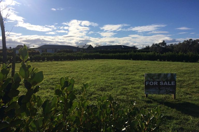 Photo of property in 10 Tuscan Lane, Martinborough, 5711