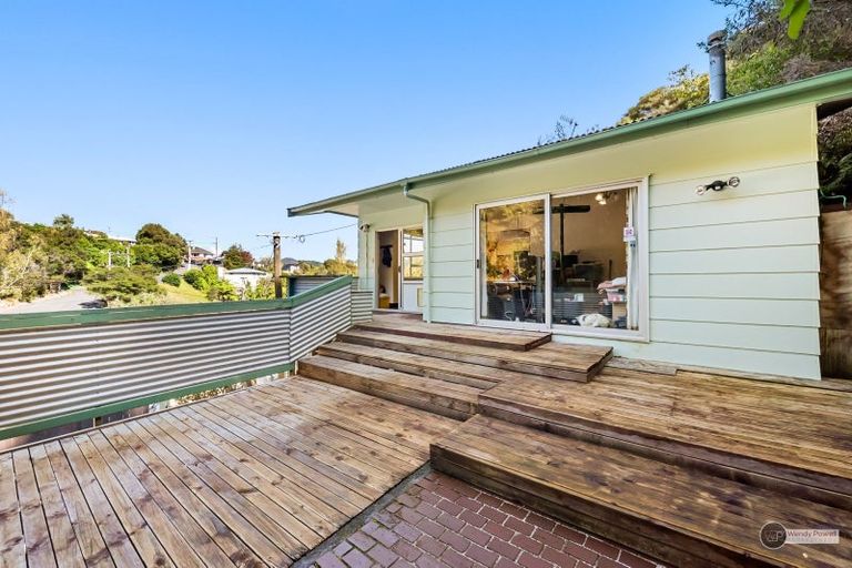 Photo of property in 15 John Street, Stokes Valley, Lower Hutt, 5019