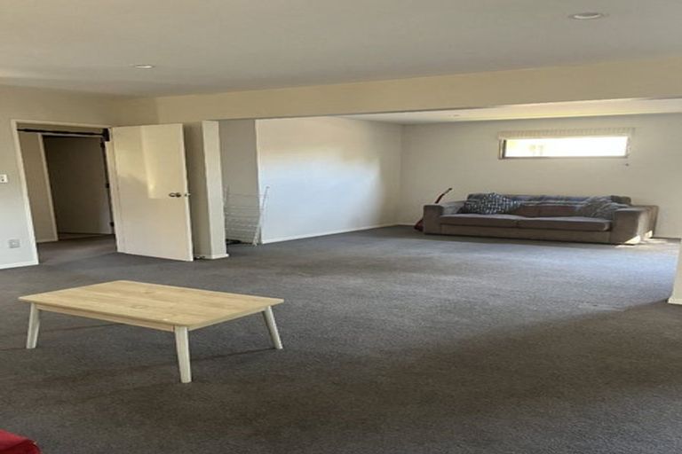 Photo of property in 26 Oakford Close, Riccarton, Christchurch, 8011