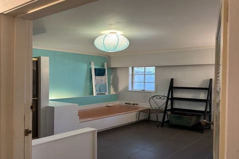 Photo of property in 338 Redoubt Road, Totara Park, Auckland, 2019