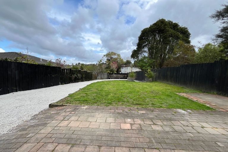 Photo of property in 25 Geoffrey Road, Torbay, Auckland, 0630