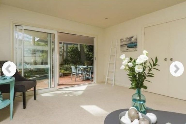 Photo of property in 2/24 Rangitoto Terrace, Milford, Auckland, 0620