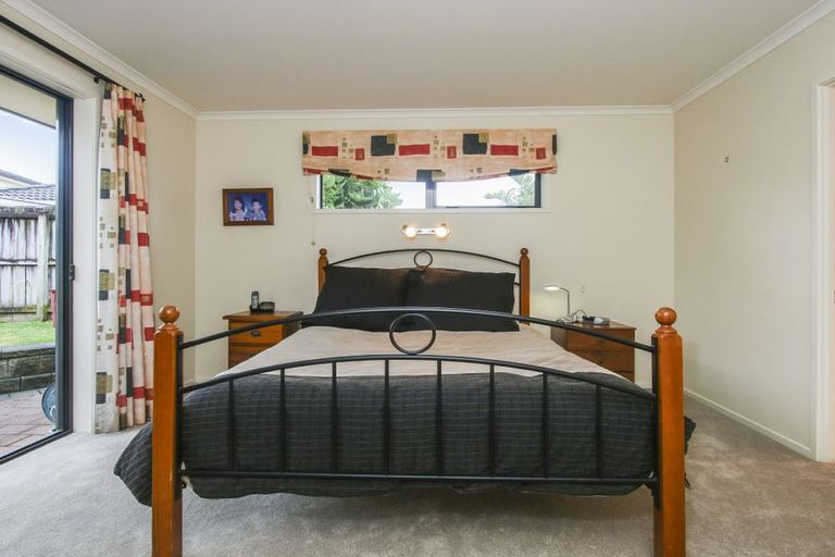 Photo of property in 35 Riverstone Road, Te Atatu Peninsula, Auckland, 0610