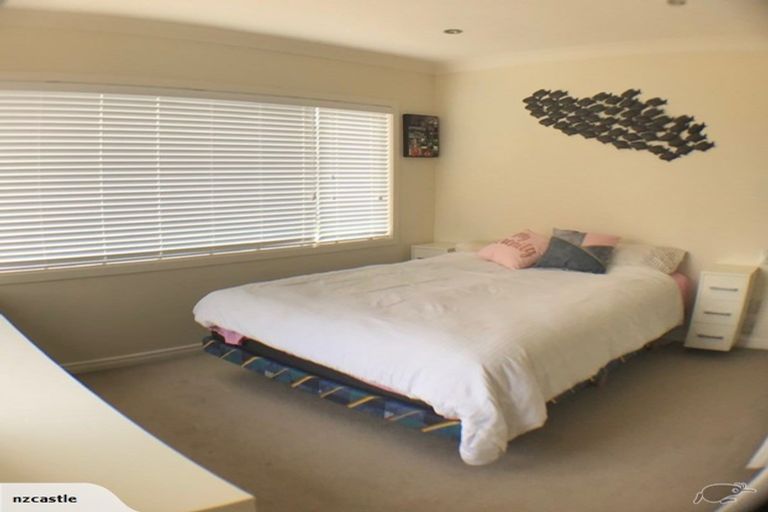 Photo of property in 1/16 Rothesay Bay Road, Rothesay Bay, Auckland, 0630