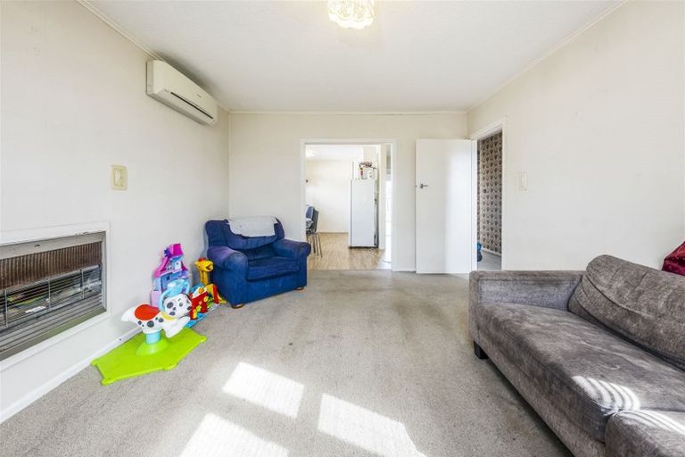 Photo of property in 70 Cargill Street, Papakura, 2110