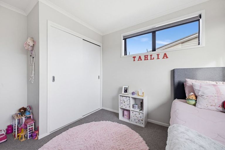 Photo of property in 15 Discovery Place, Marfell, New Plymouth, 4310