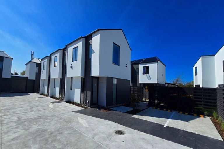 Photo of property in 7/43 New Brighton Road, Shirley, Christchurch, 8061