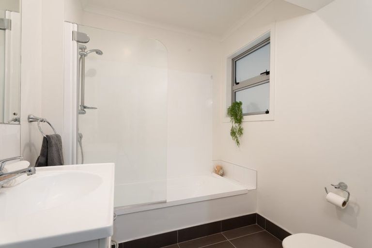 Photo of property in 40a Erlestoke Crescent, Churton Park, Wellington, 6037