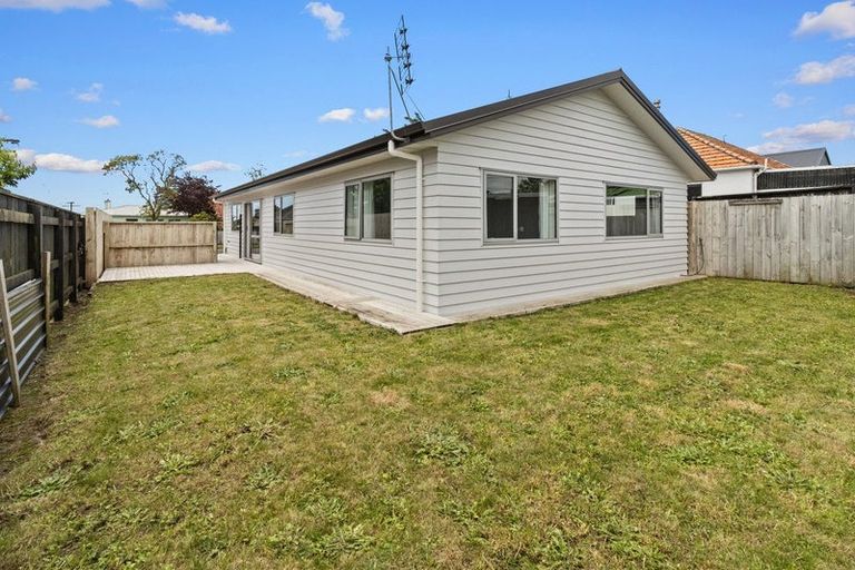 Photo of property in 30 Wrantage Street, Westown, New Plymouth, 4310