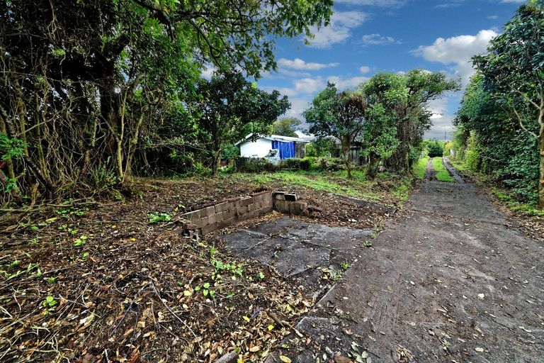 Photo of property in 5a Springbank Lane, Te Atatu Peninsula, Auckland, 0610