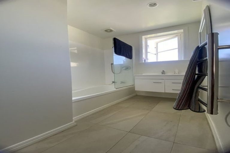 Photo of property in 22 Piko Crescent, Riccarton, Christchurch, 8041