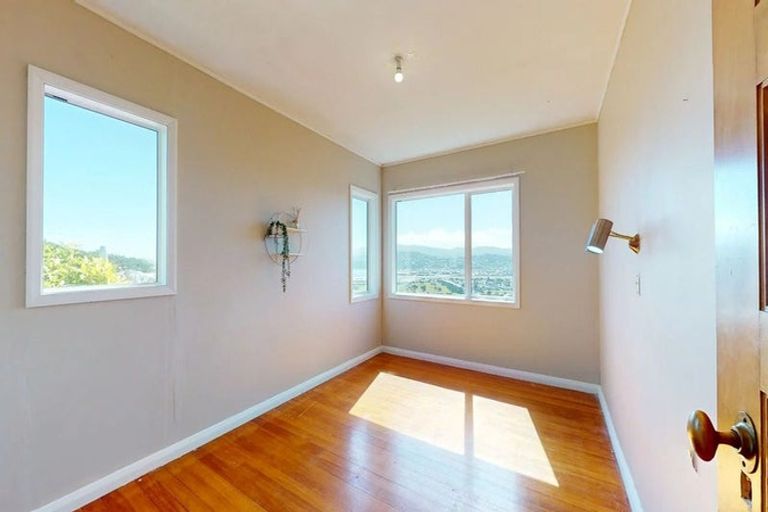Photo of property in 93 Tannadyce Street, Strathmore Park, Wellington, 6022