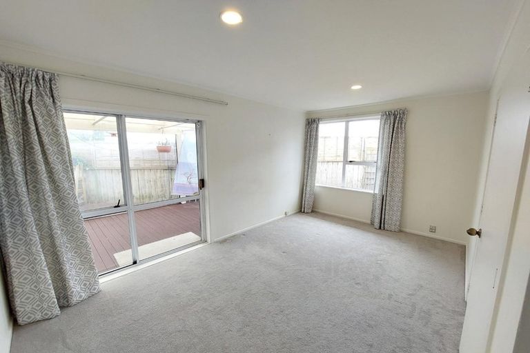 Photo of property in 723c Te Atatu Road, Te Atatu Peninsula, Auckland, 0610