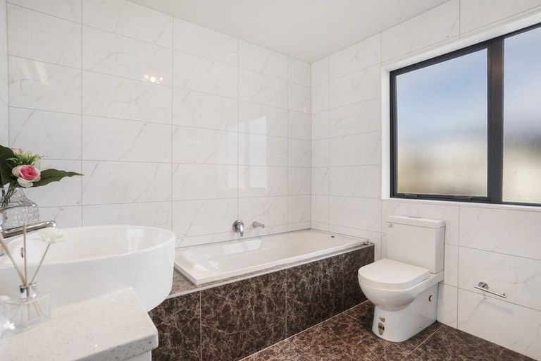 Photo of property in 11 Evelina Lane, Flat Bush, Auckland, 2019
