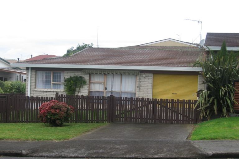 Photo of property in 2/14 Menary Street, Papakura, 2110