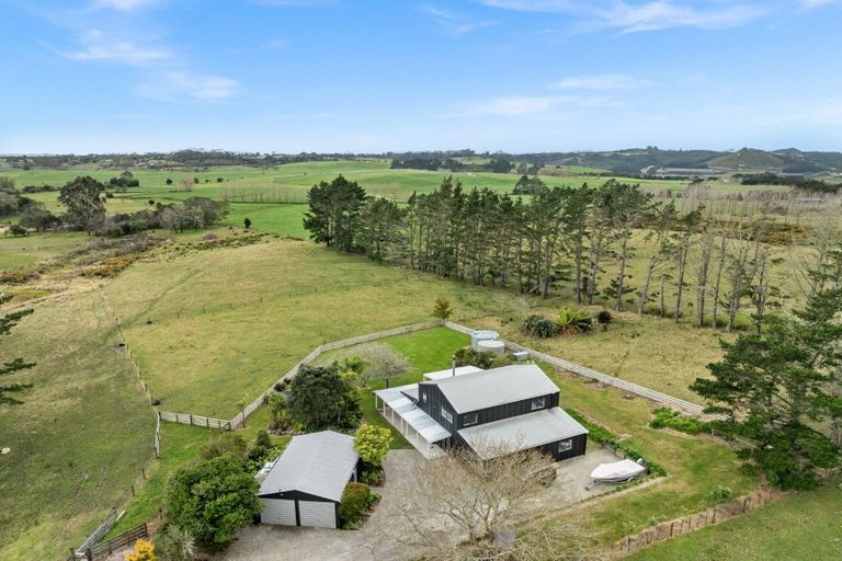 Photo of property in 573 Waimate Road North, Kerikeri, 0293