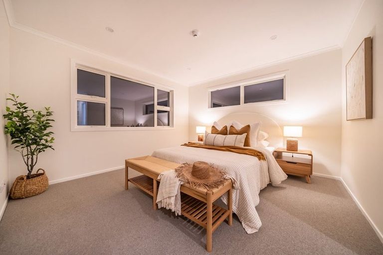 Photo of property in 70c Heretaunga Square, Silverstream, Upper Hutt, 5019