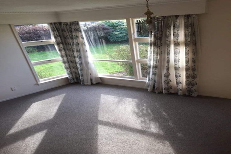 Photo of property in 55 Glenharrow Avenue, Avonhead, Christchurch, 8042