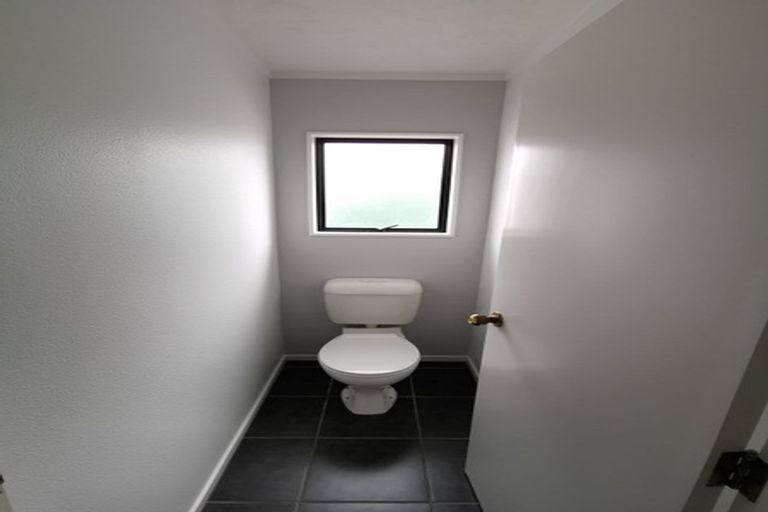 Photo of property in 87 Hillcrest Drive, Kelvin Grove, Palmerston North, 4414