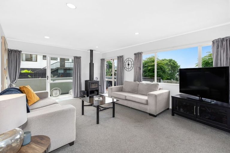 Photo of property in 17 Matangi Terrace, Snells Beach, 0920