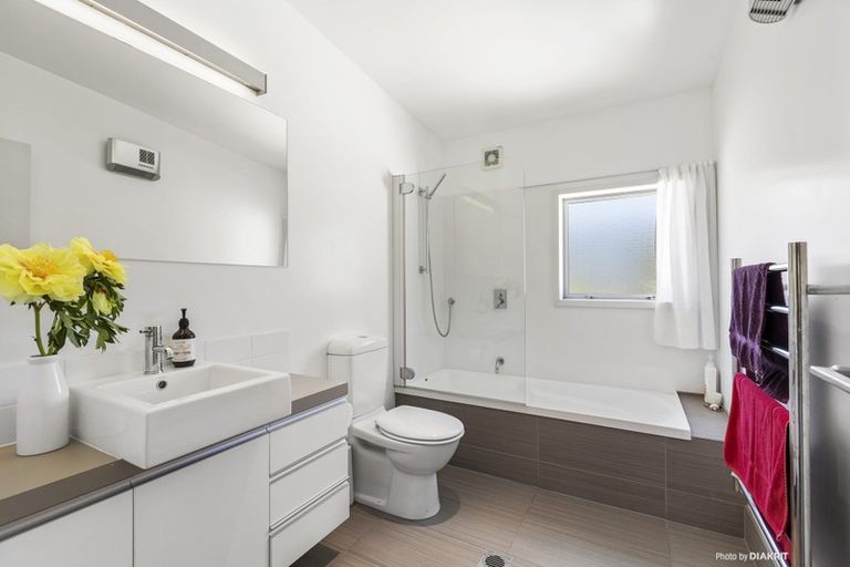 Photo of property in 63 Saddleback Grove, Karori, Wellington, 6012