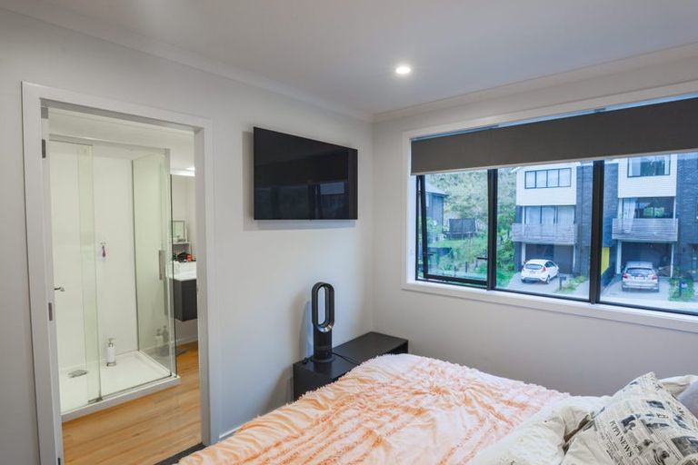 Photo of property in 16 Holystone Road, Whitby, Porirua, 5024