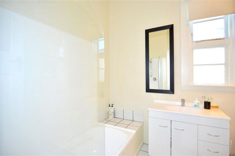 Photo of property in 51 Gresford Street, Edgeware, Christchurch, 8013