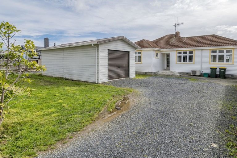 Photo of property in 59 Tiro Tiro Road, Levin, 5510