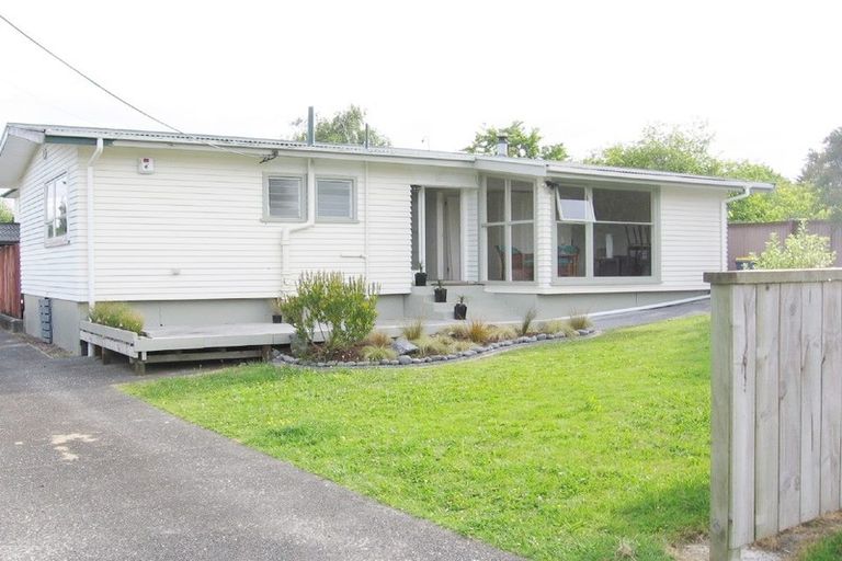 Photo of property in 1 Renata Crescent, Te Atatu Peninsula, Auckland, 0610