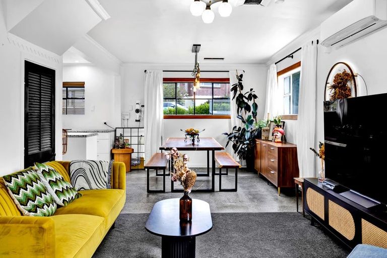 Photo of property in 5 Totara Terrace, Inglewood, 4330