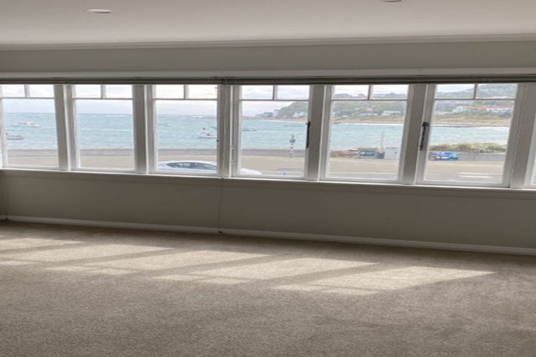 Photo of property in 230 The Esplanade, Island Bay, Wellington, 6023