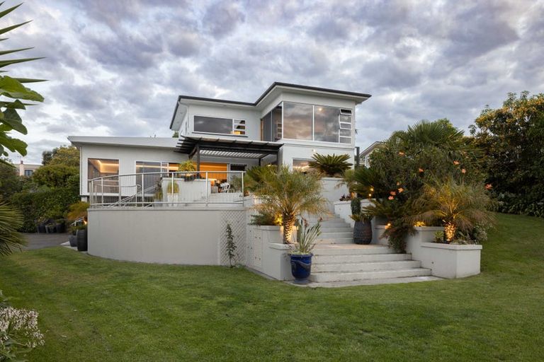 Photo of property in 12 George Street, Hospital Hill, Napier, 4110