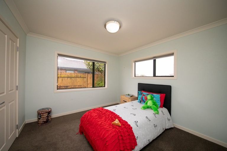 Photo of property in 46 Peter Hall Drive, Kelvin Grove, Palmerston North, 4414