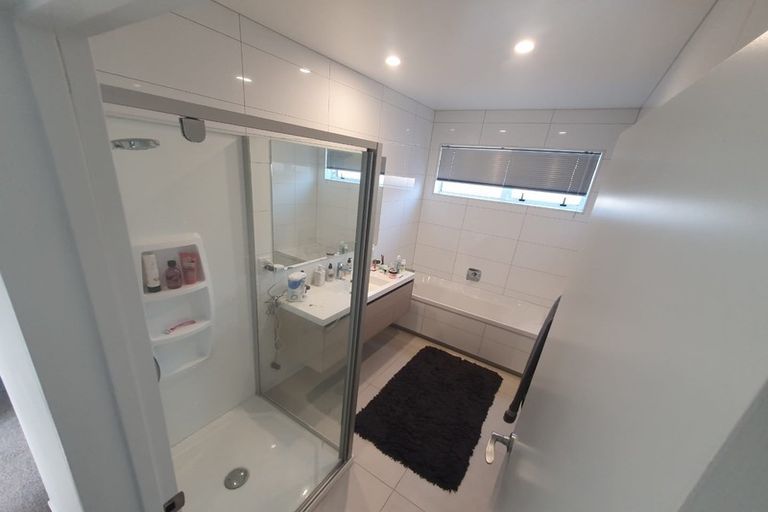 Photo of property in 23 Waituarua Drive, Takanini, 2112