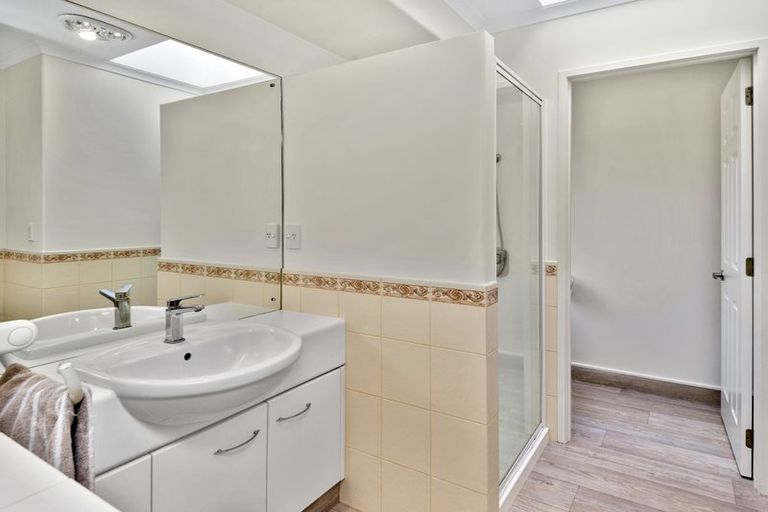 Photo of property in 214 Kilkenny Drive, East Tamaki Heights, Auckland, 2016