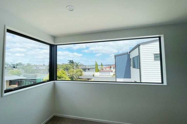 Photo of property in 106 Fisher Parade, Sunnyhills, Auckland, 2010