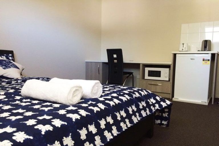 Photo of property in 98 Rattray Street, Riccarton, Christchurch, 8041