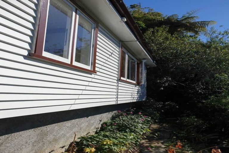 Photo of property in 31 Garden Road, Northland, Wellington, 6012