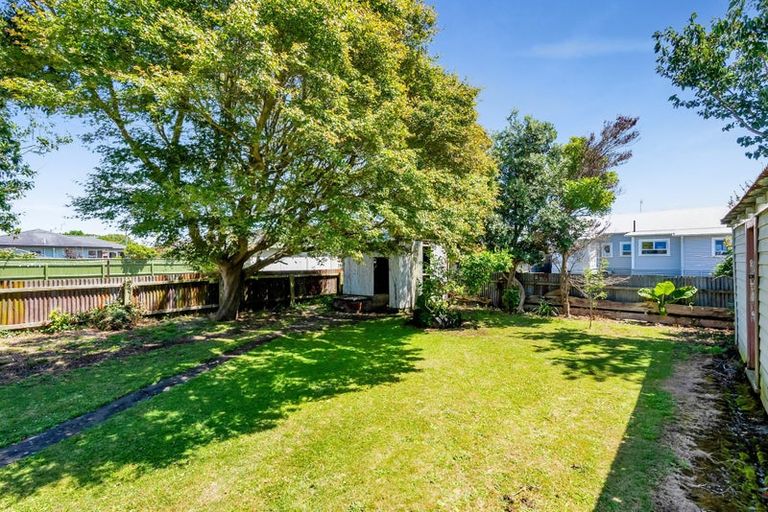 Photo of property in 43 Victoria Street, Hawera, 4610