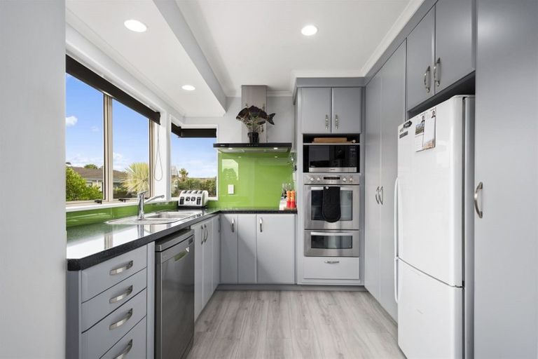 Photo of property in 22 The Green, Mount Maunganui, 3116