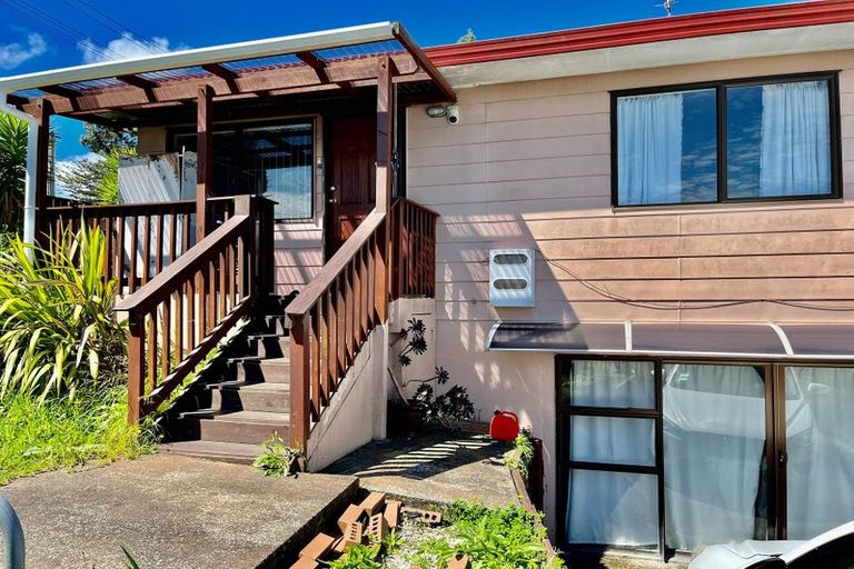 Photo of property in 2/62 Hillcrest Road, Papatoetoe, Auckland, 2025