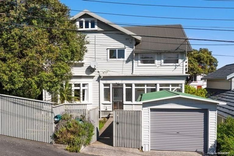 Photo of property in 11 Dover Street, Island Bay, Wellington, 6023